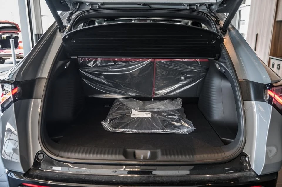 2025 Acura ADX - Image 11 of 20