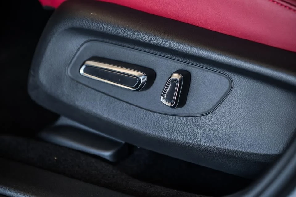 2025 Acura ADX - Image 15 of 20