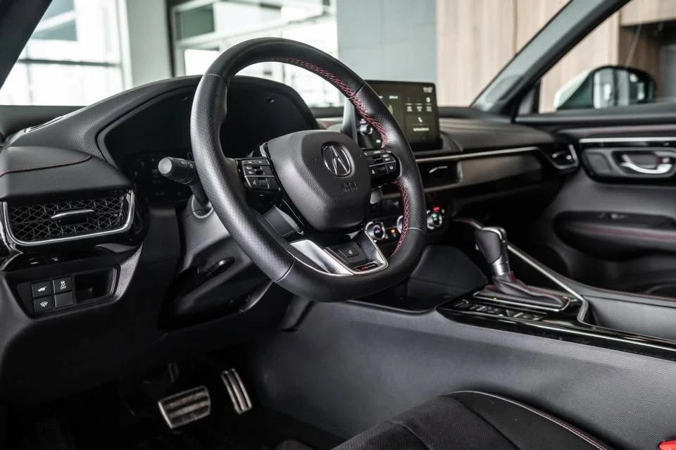 2025 Acura ADX - Image 9 of 13