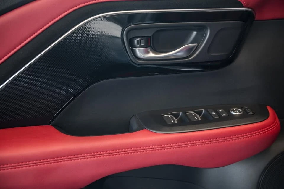 2025 Acura ADX - Image 13 of 20
