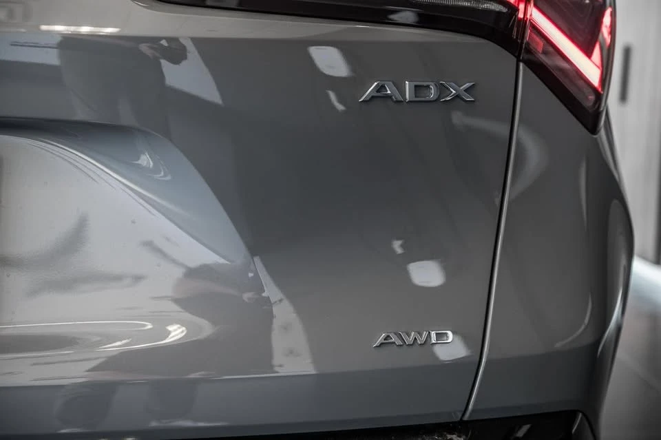 2025 Acura ADX - Image 10 of 20