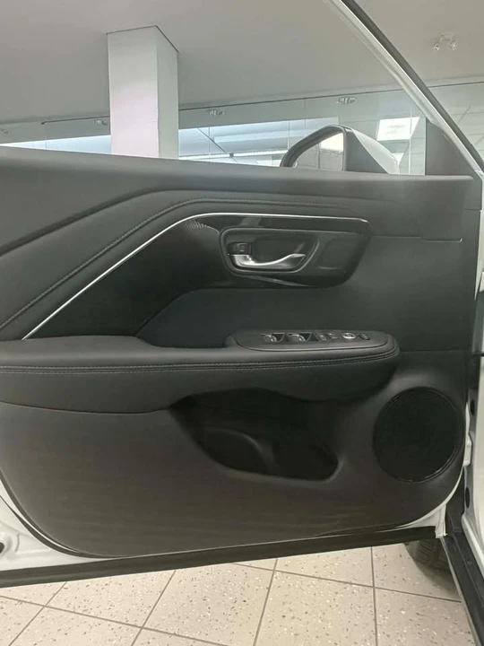 2025 Acura ADX - Image 5 of 9
