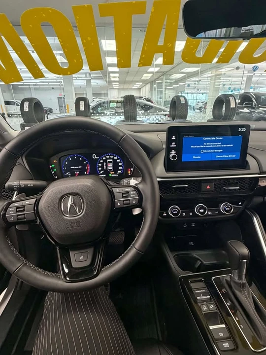 2025 Acura ADX - Image 7 of 9