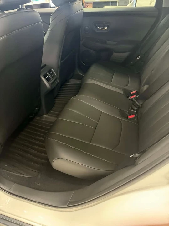2025 Acura ADX - Image 8 of 9