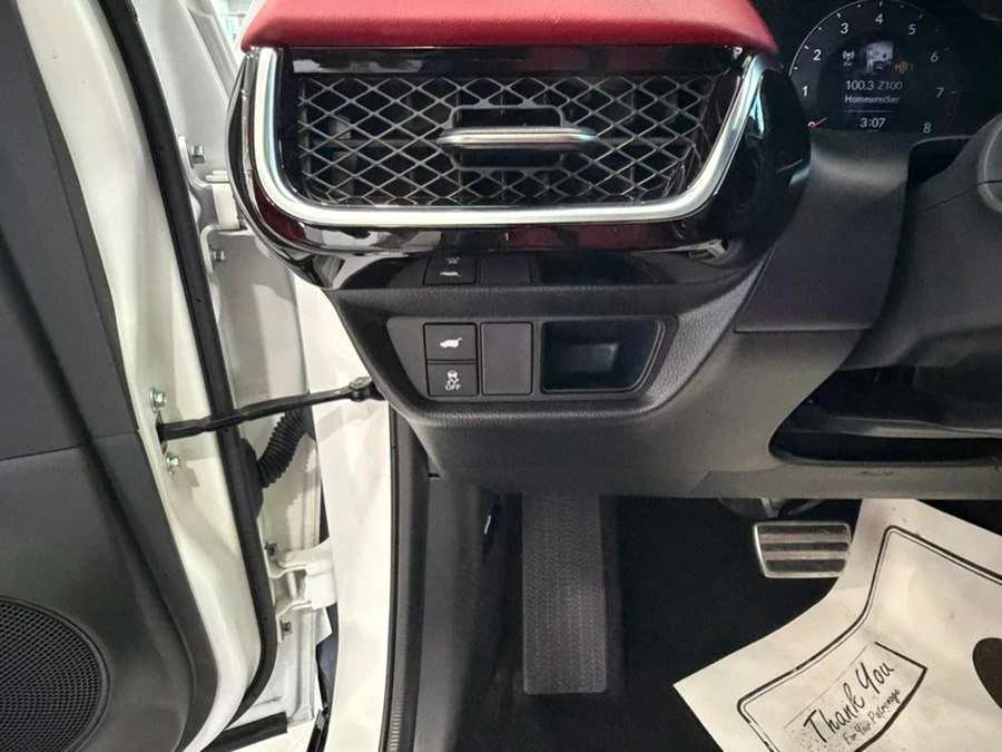 2025 Acura ADX - Image 13 of 20
