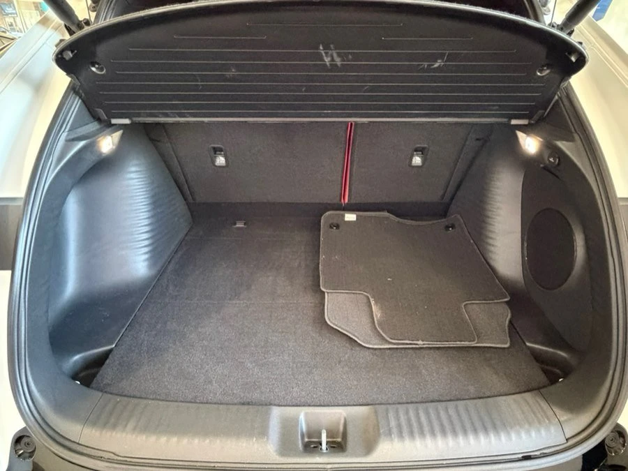 2025 Acura ADX - Image 11 of 20