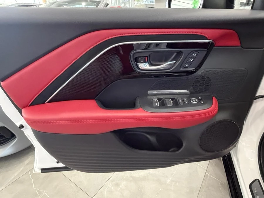 2025 Acura ADX - Image 12 of 20