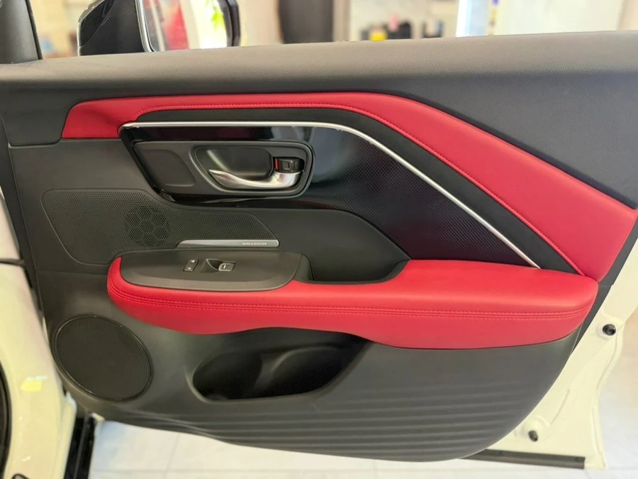 2025 Acura ADX - Image 18 of 20