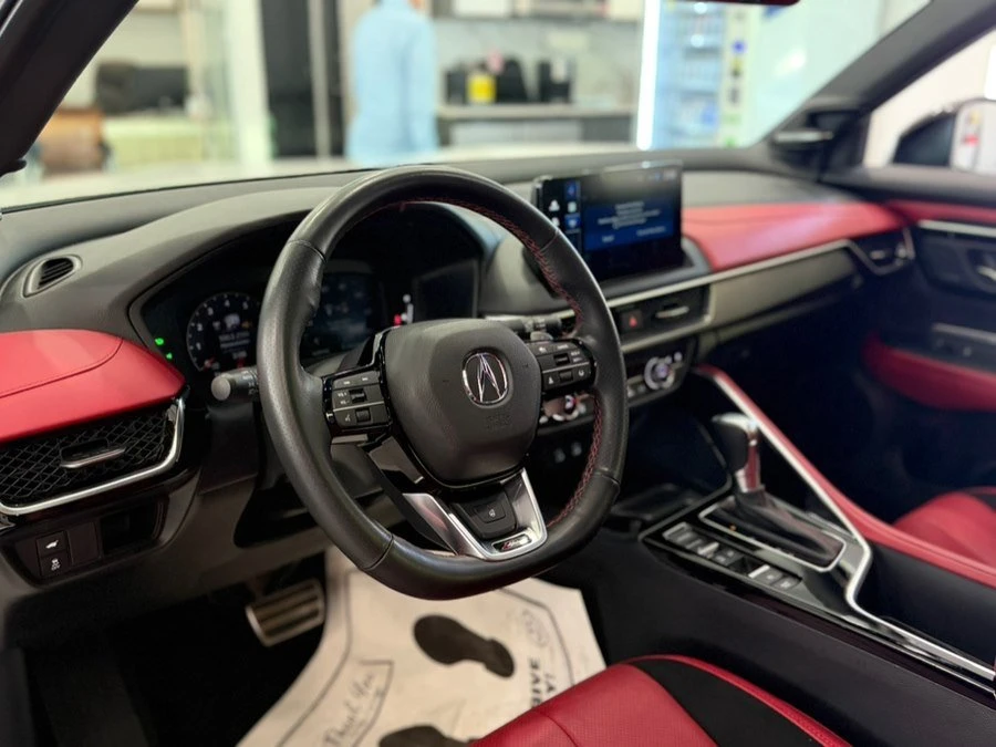 2025 Acura ADX - Image 15 of 20