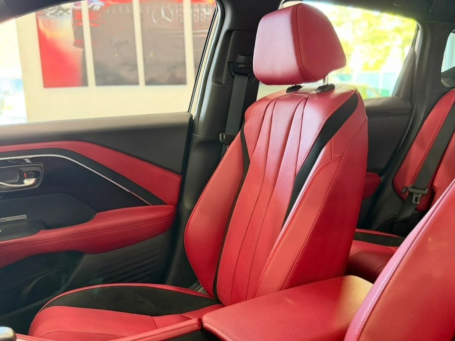 2025 Acura ADX - Image 14 of 20