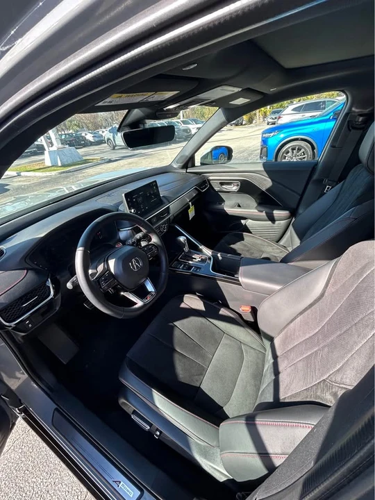 2025 Acura ADX - Image 9 of 14