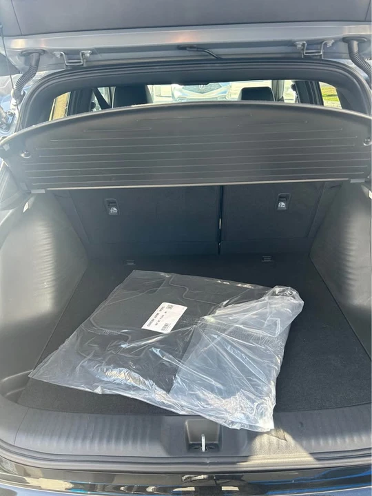 2025 Acura ADX - Image 8 of 14