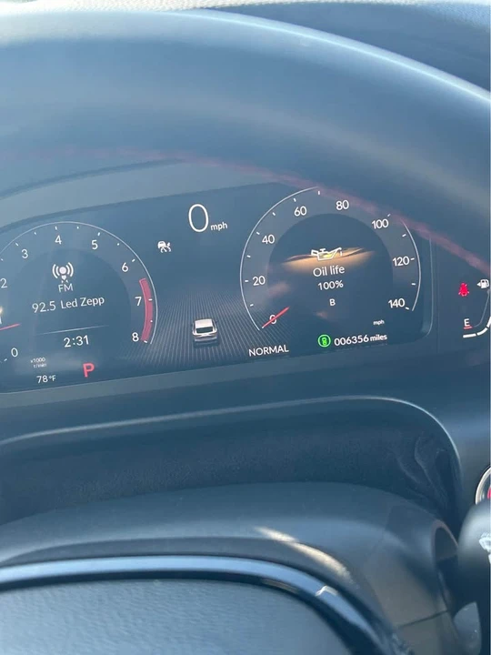 2025 Acura ADX - Image 11 of 14