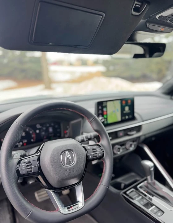 2025 Acura ADX - Image 8 of 10