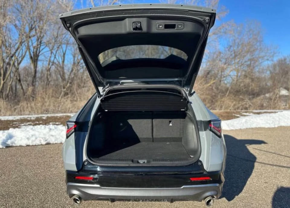 2025 Acura ADX - Image 5 of 10