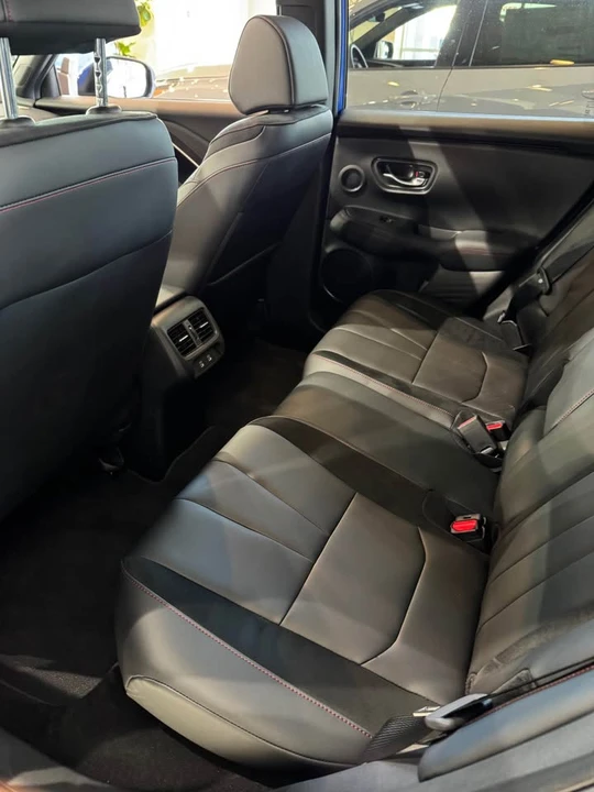 2025 Acura ADX - Image 12 of 15