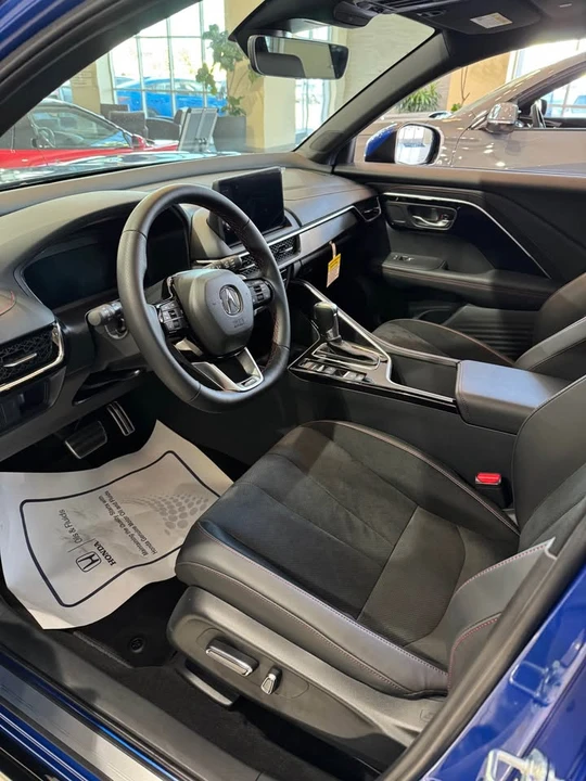 2025 Acura ADX - Image 7 of 15