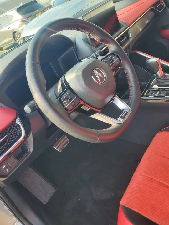 2025 Acura ADX - Image 4 of 9