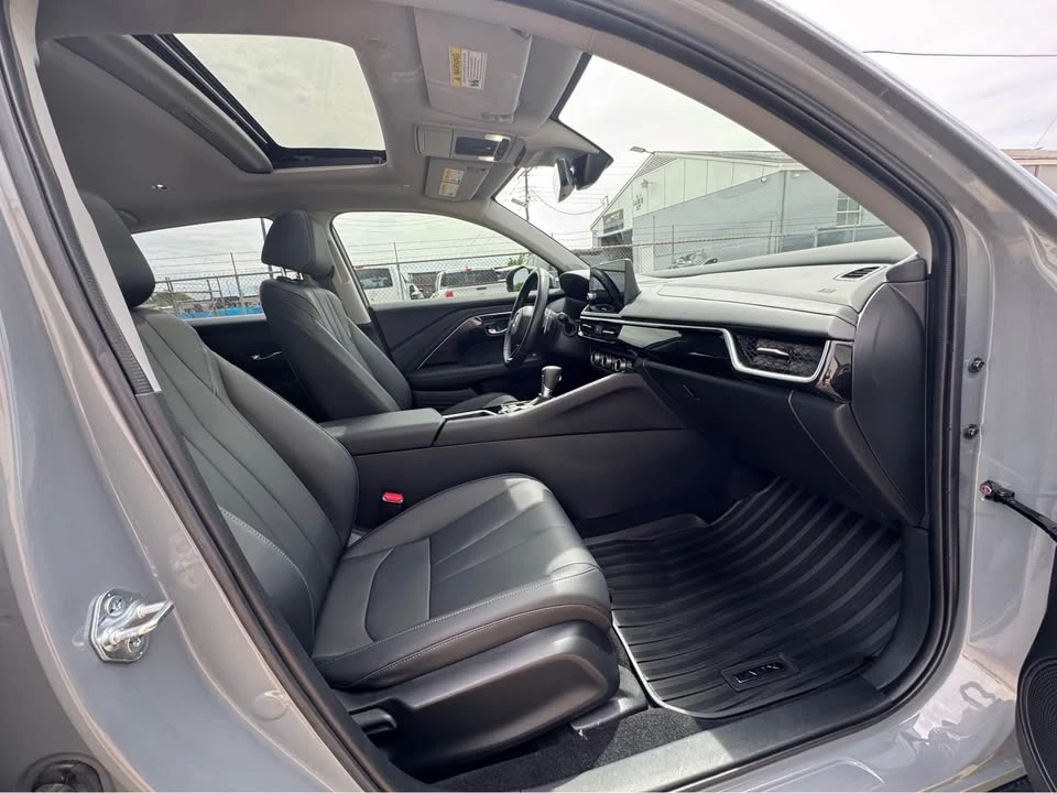 2025 Acura ADX - Image 10 of 20