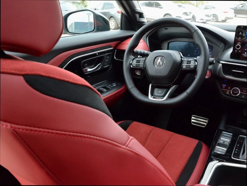 2025 Acura ADX - Image 9 of 13