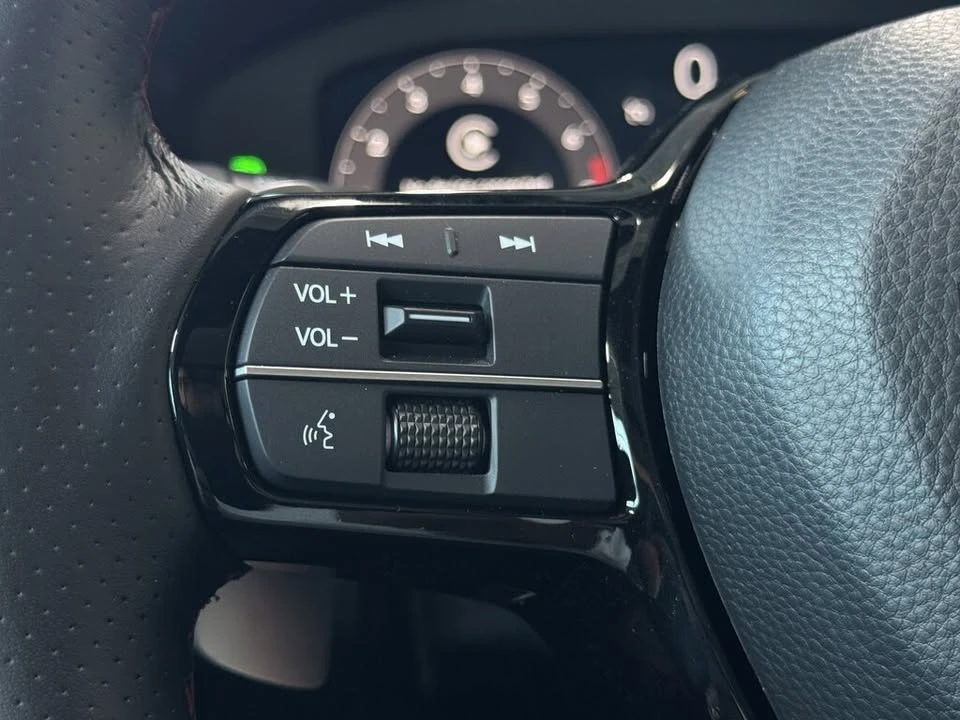 2025 Acura ADX - Image 6 of 17