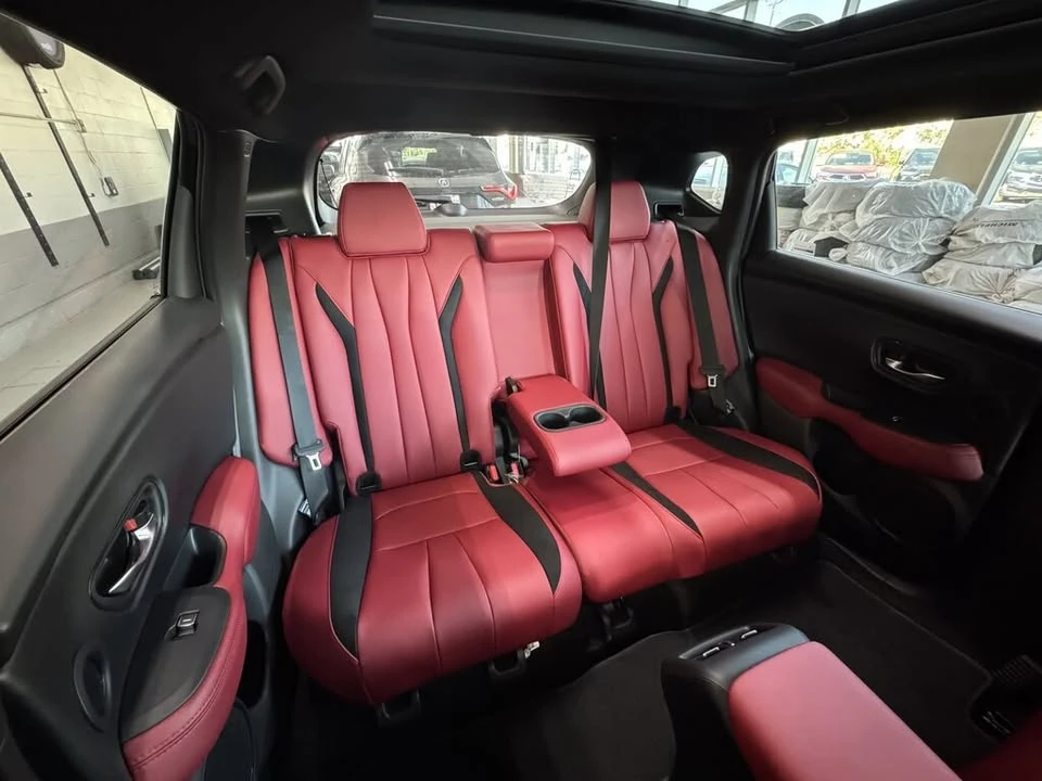 2025 Acura ADX - Image 15 of 17