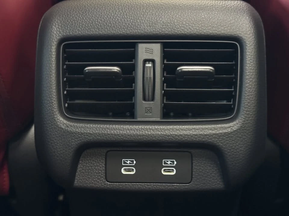 2025 Acura ADX - Image 16 of 17