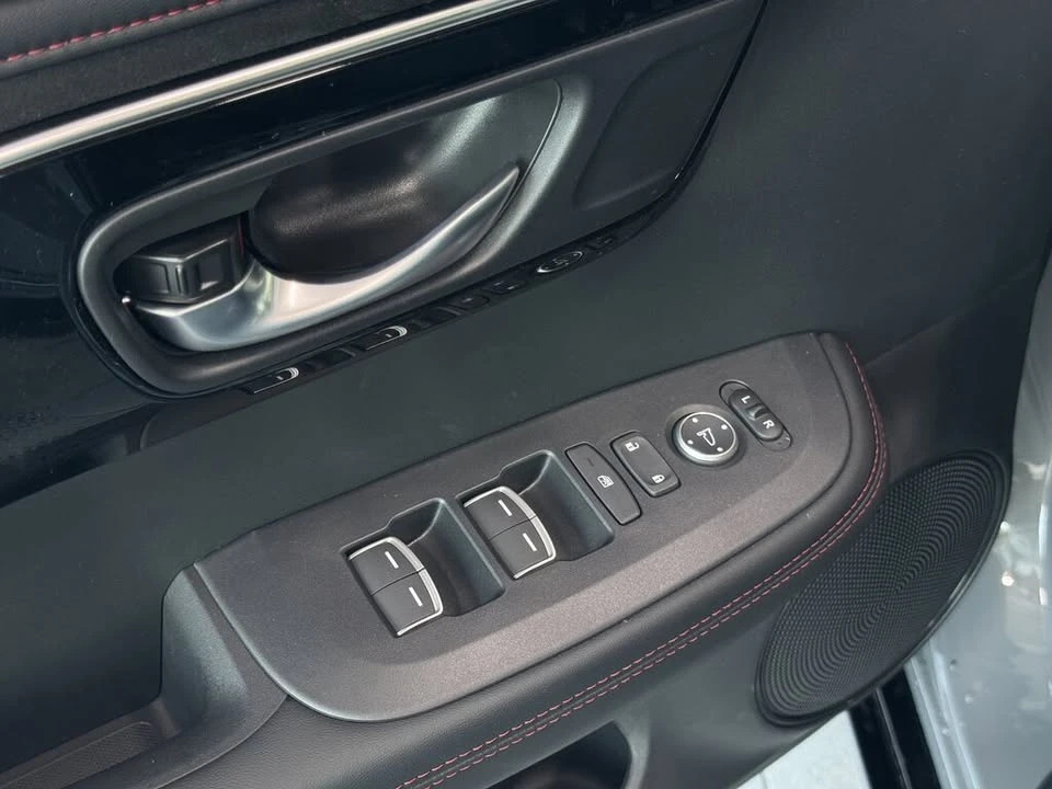 2025 Acura ADX - Image 5 of 14