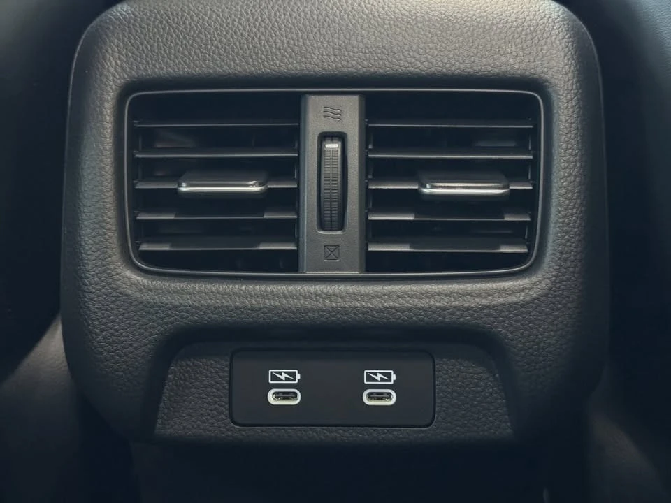 2025 Acura ADX - Image 14 of 14
