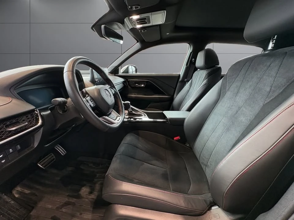 2025 Acura ADX - Image 8 of 14