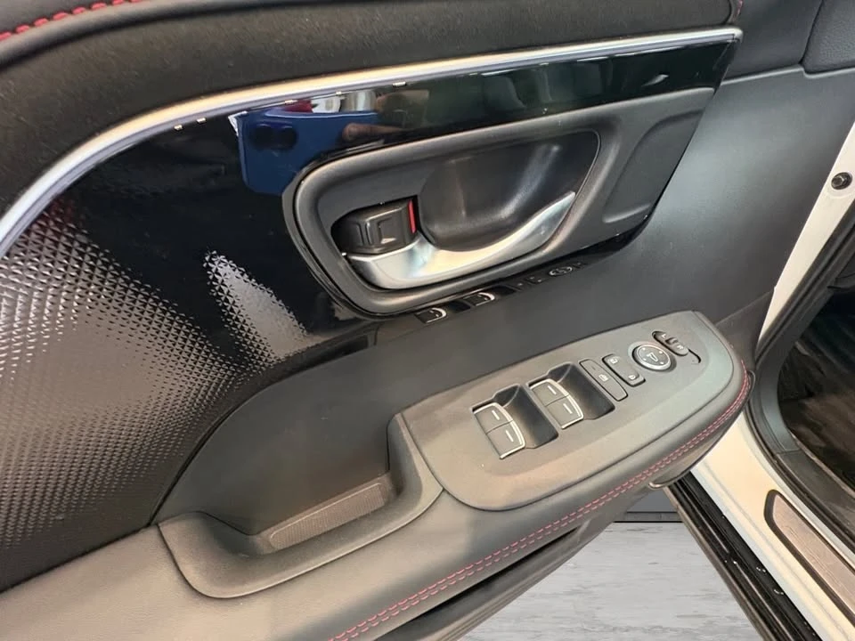 2025 Acura ADX - Image 9 of 14