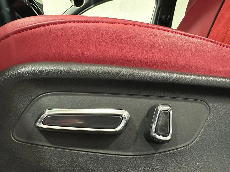 2025 Acura ADX - Image 13 of 20