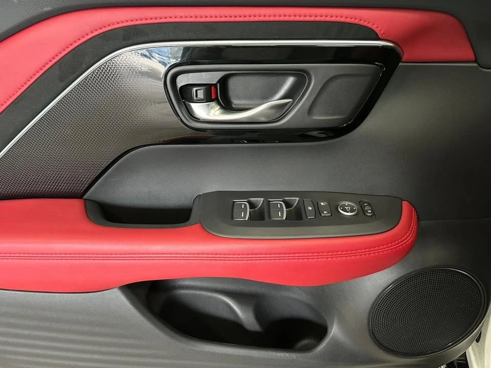 2025 Acura ADX - Image 14 of 20