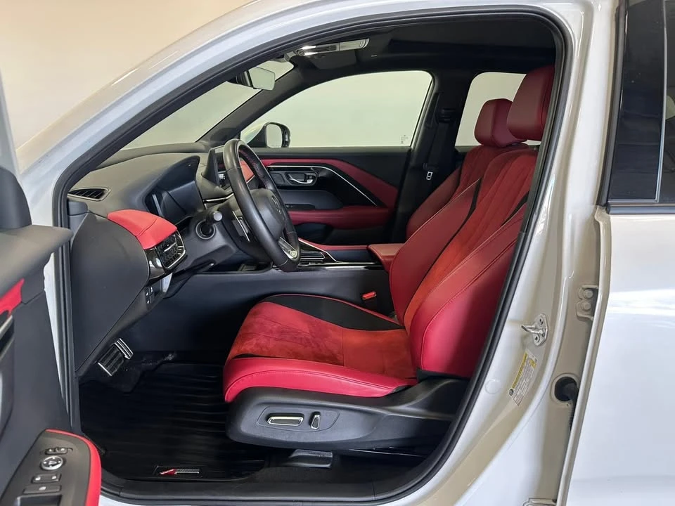 2025 Acura ADX - Image 10 of 20