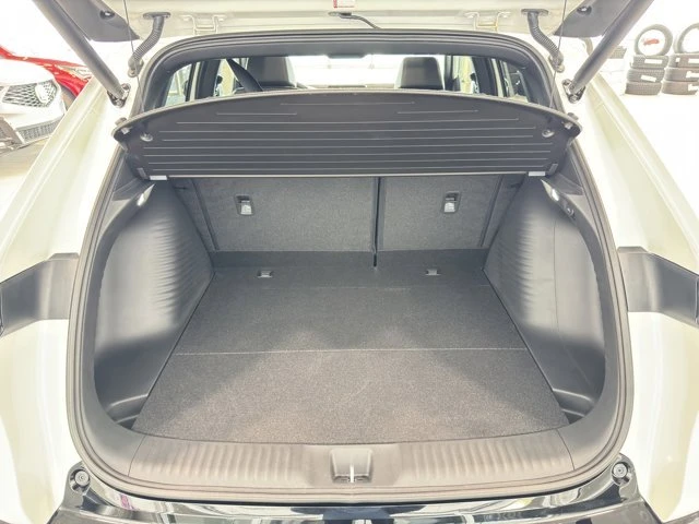 2025 Acura ADX - Image 9 of 20