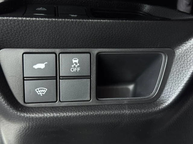 2025 Acura ADX - Image 13 of 20