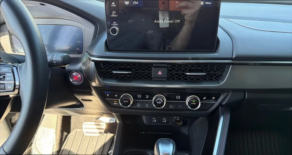 2025 Acura ADX - Image 15 of 20