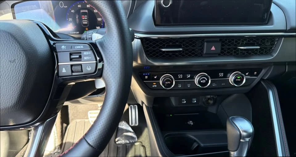2025 Acura ADX - Image 14 of 20