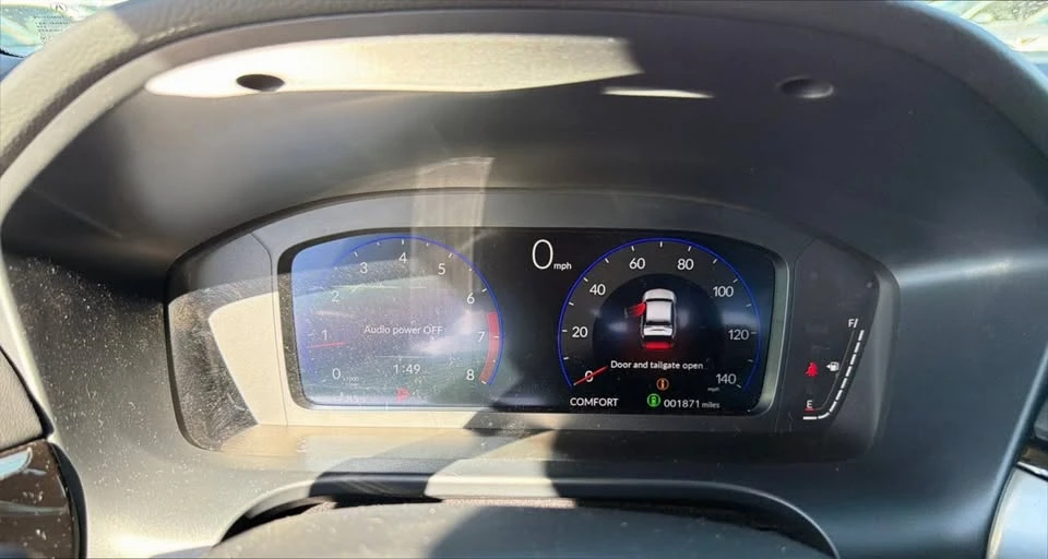 2025 Acura ADX - Image 12 of 20