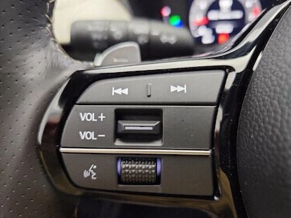 2025 Acura ADX - Image 12 of 19