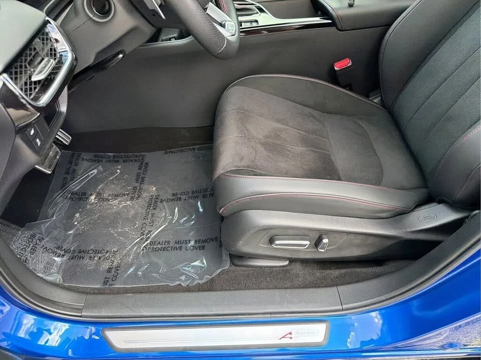 2025 Acura ADX - Image 16 of 20