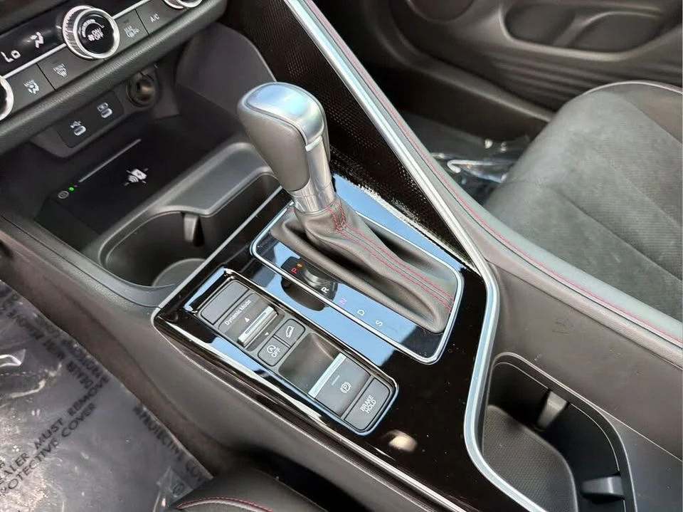 2025 Acura ADX - Image 11 of 20