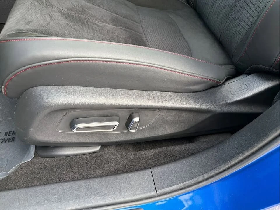 2025 Acura ADX - Image 17 of 20