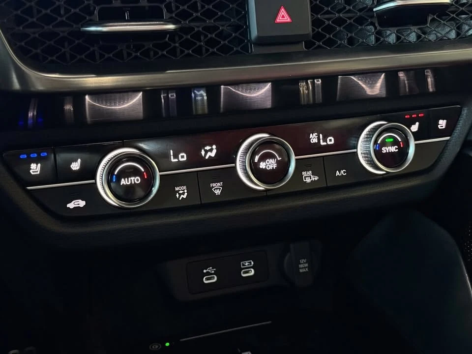 2025 Acura ADX - Image 11 of 16