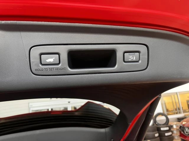 2025 Acura ADX - Image 9 of 19