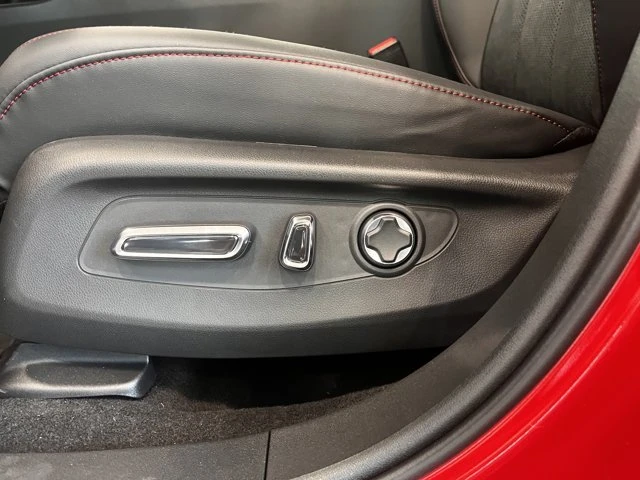 2025 Acura ADX - Image 14 of 19