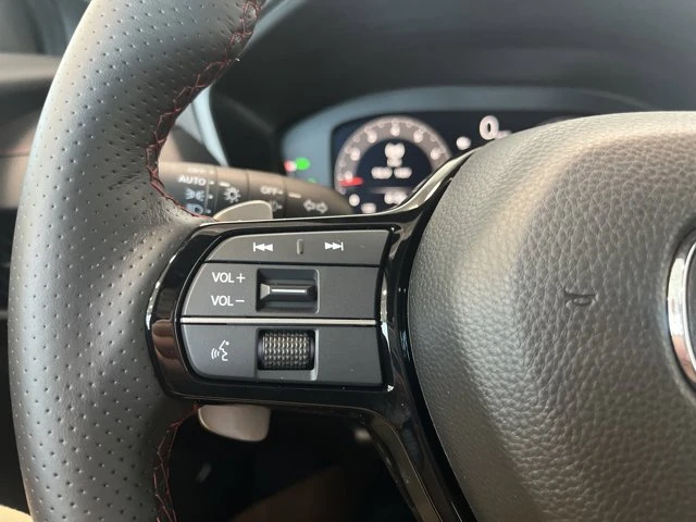 2025 Acura ADX - Image 18 of 19