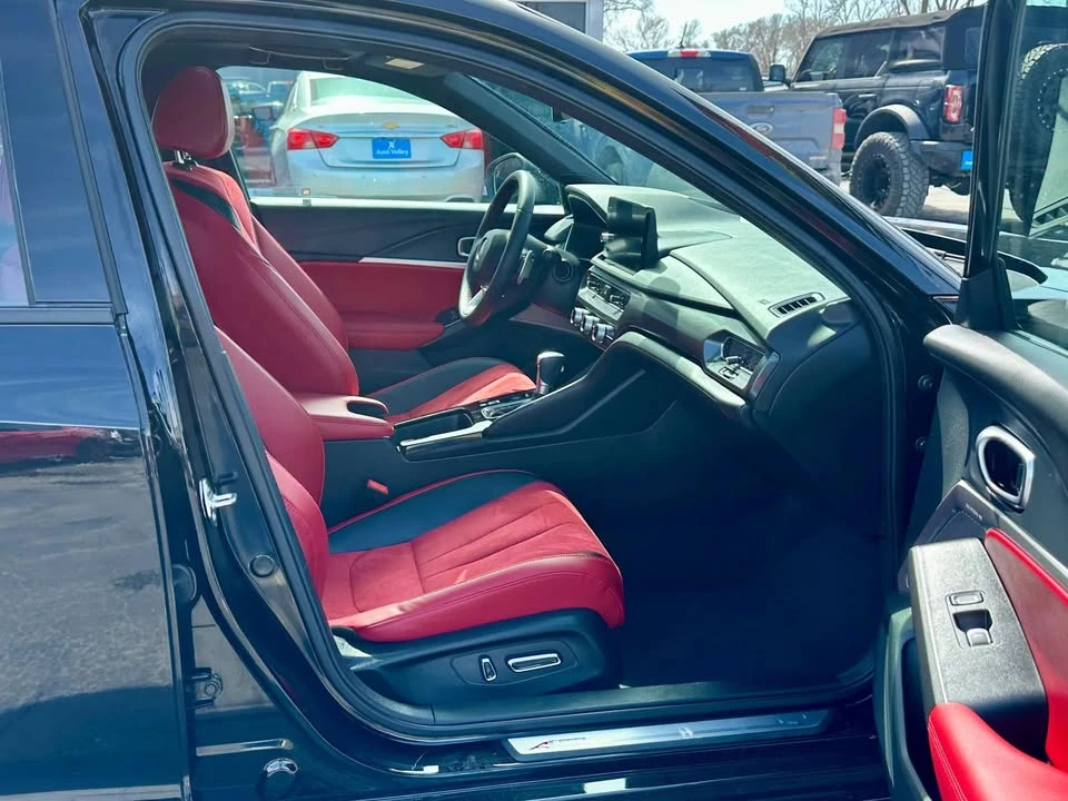 2025 Acura Integra 5th Gen - Image 17 of 20