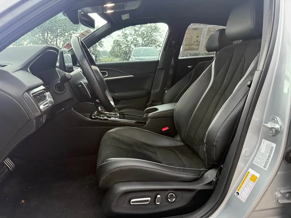 2025 Acura Integra 5th Gen - Image 11 of 17