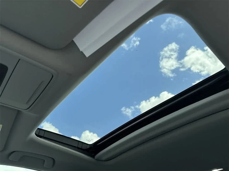 2025 Acura Integra 5th Gen - Image 17 of 20